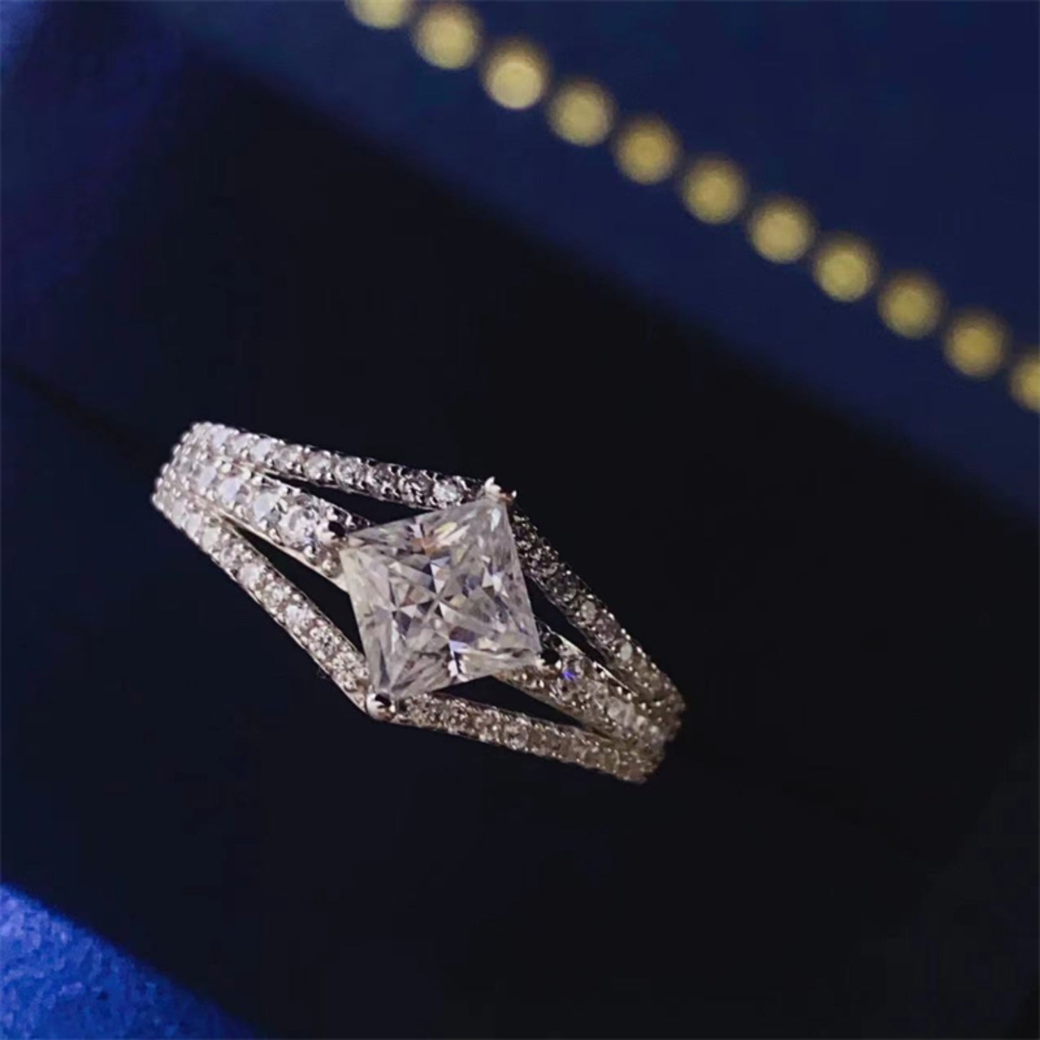 1 Carat Moissanite 925 Sterling Silver Ring - Runway Regalia