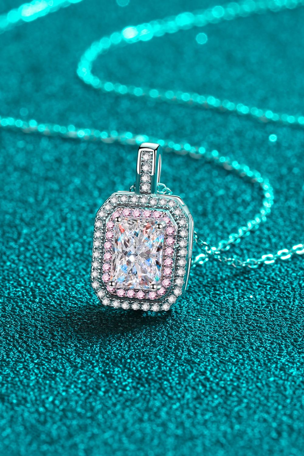 1 Carat Moissanite Geometric Pendant Chain Necklace - Runway Regalia