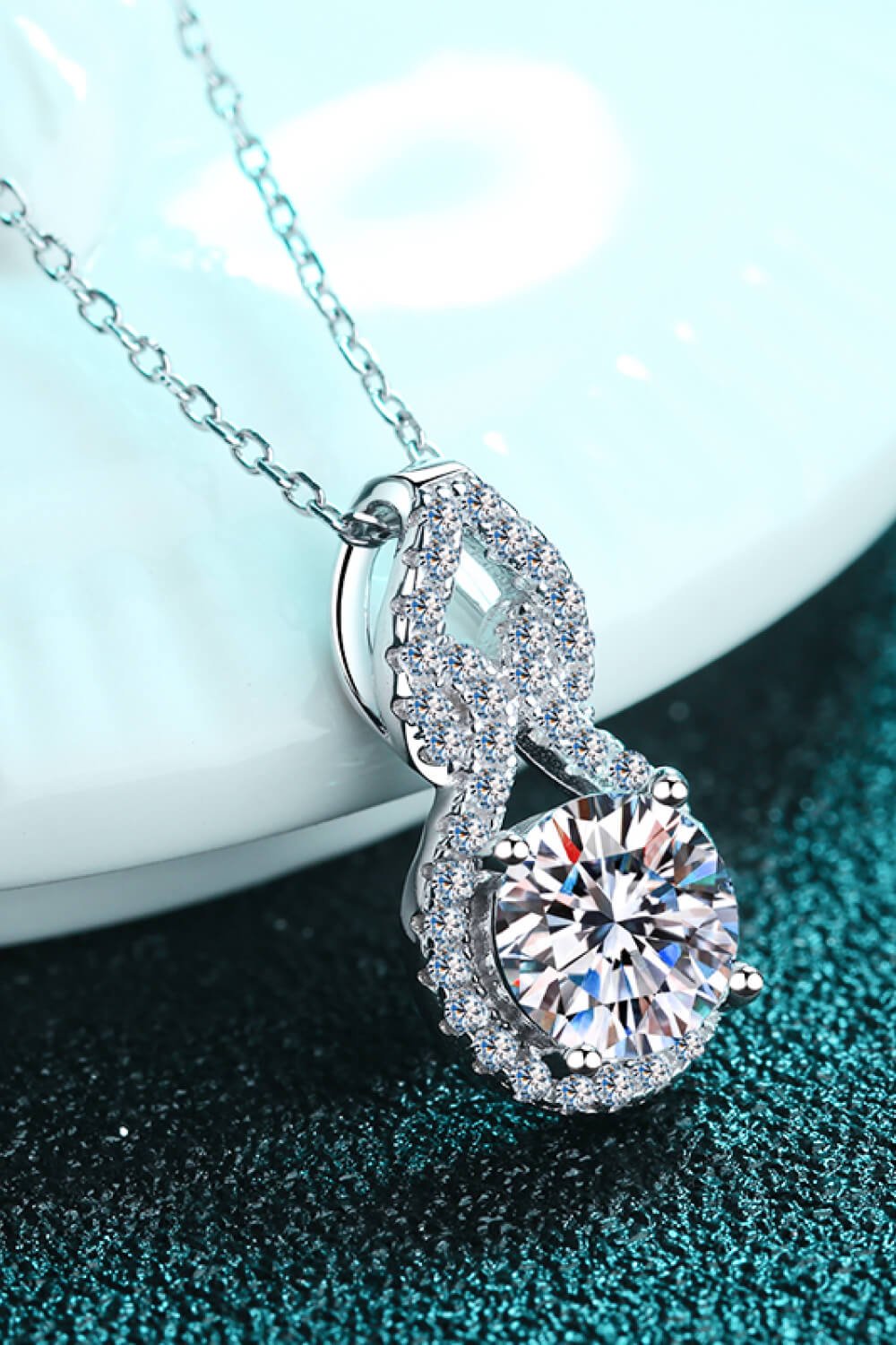 1 Carat Moissanite Pendant Necklace - Runway Regalia