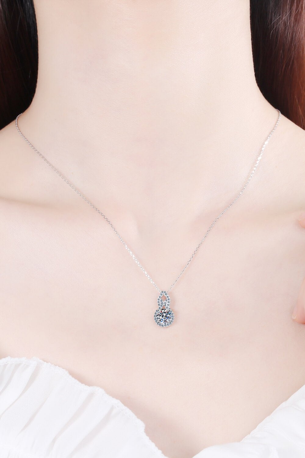 1 Carat Moissanite Pendant Necklace - Runway Regalia