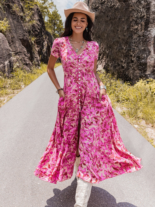 Vestido con abertura y escote en V con flores