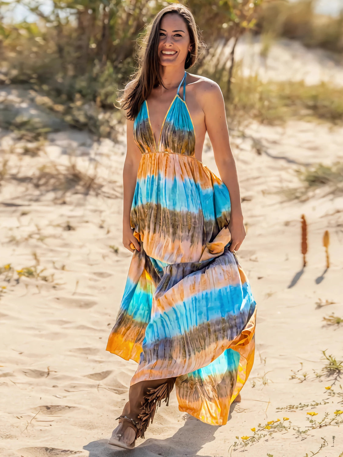 Vestido con cuello halter y efecto tie-dye