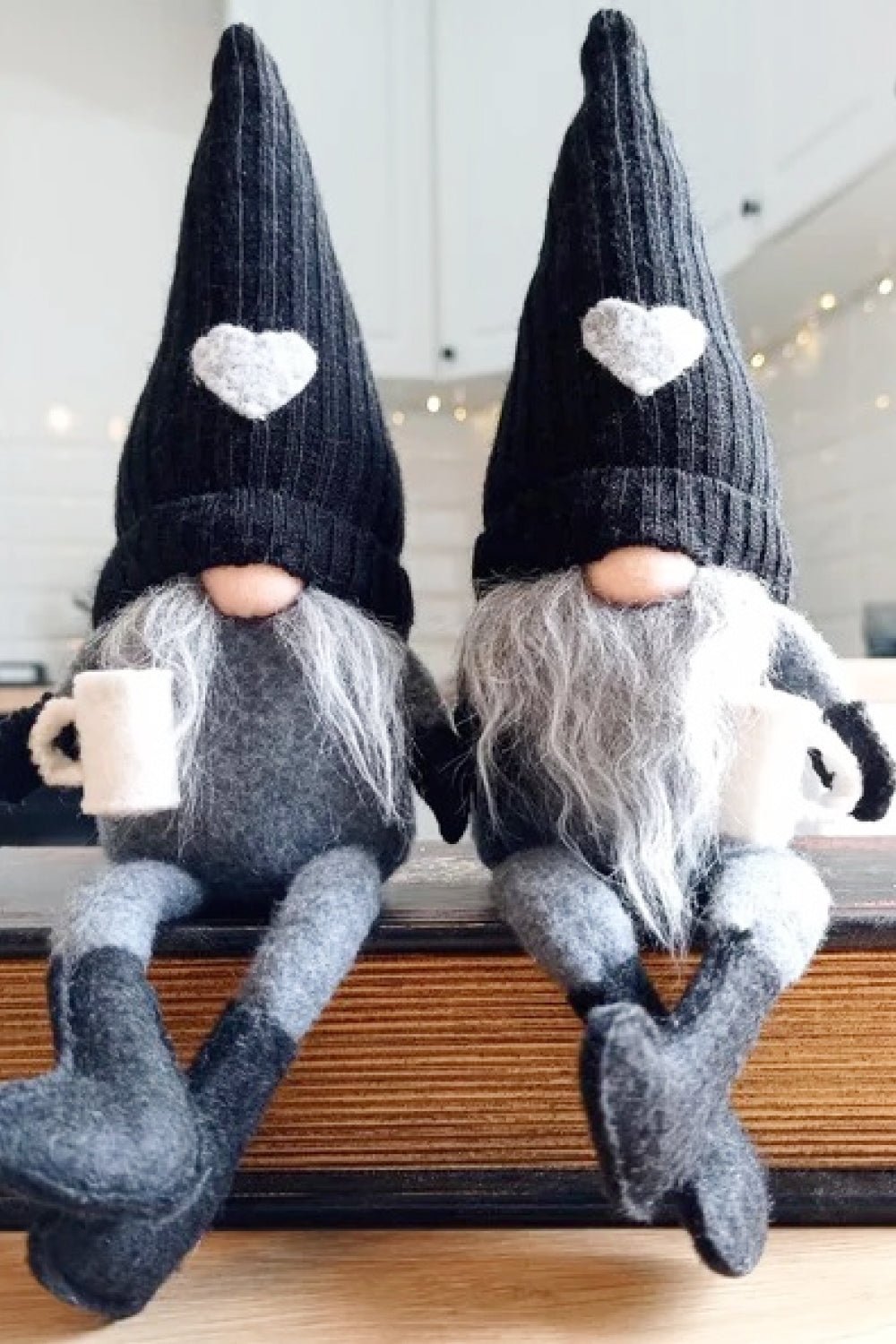 2 - Pack Christmas Pointed Hat Faceless Gnomes - Runway Regalia