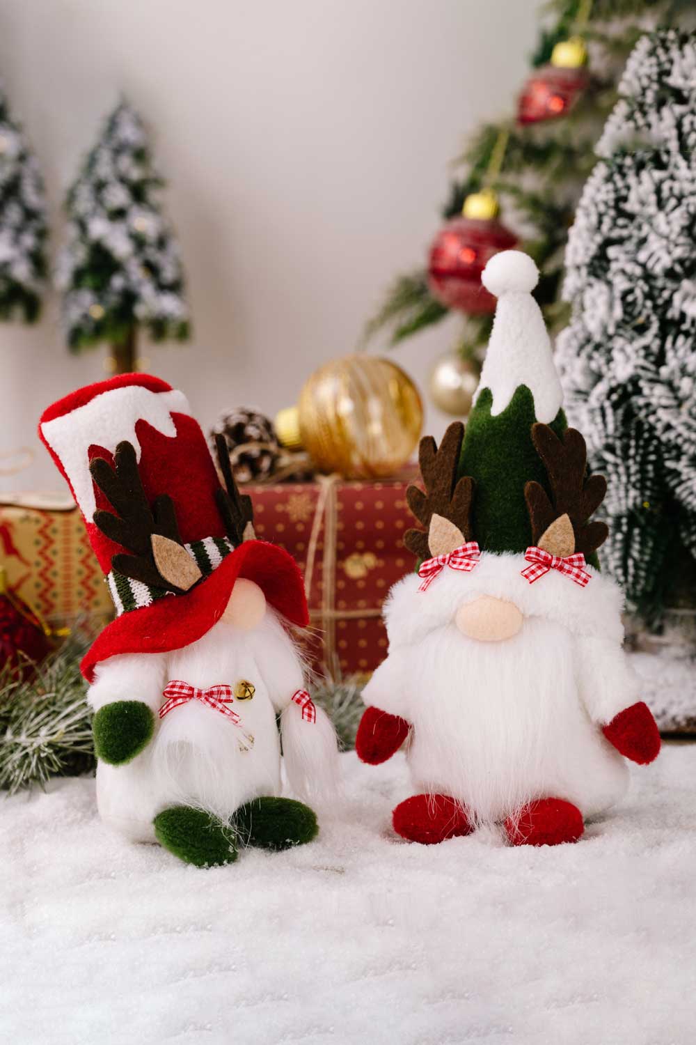 2 - Pack Christmas Reindeer Gnomes - Runway Regalia