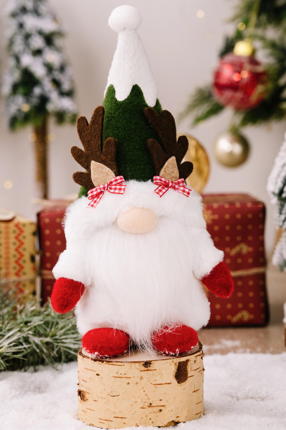 2 - Pack Christmas Reindeer Gnomes - Runway Regalia