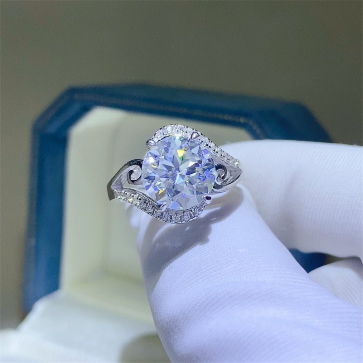 3 Carat Moissanite 925 Sterling Silver Ring - Runway Regalia