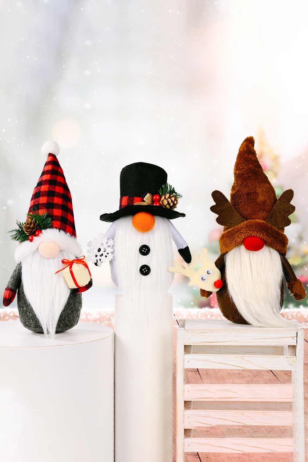 3 - Pack Christmas Faceless Gnomes - Runway Regalia