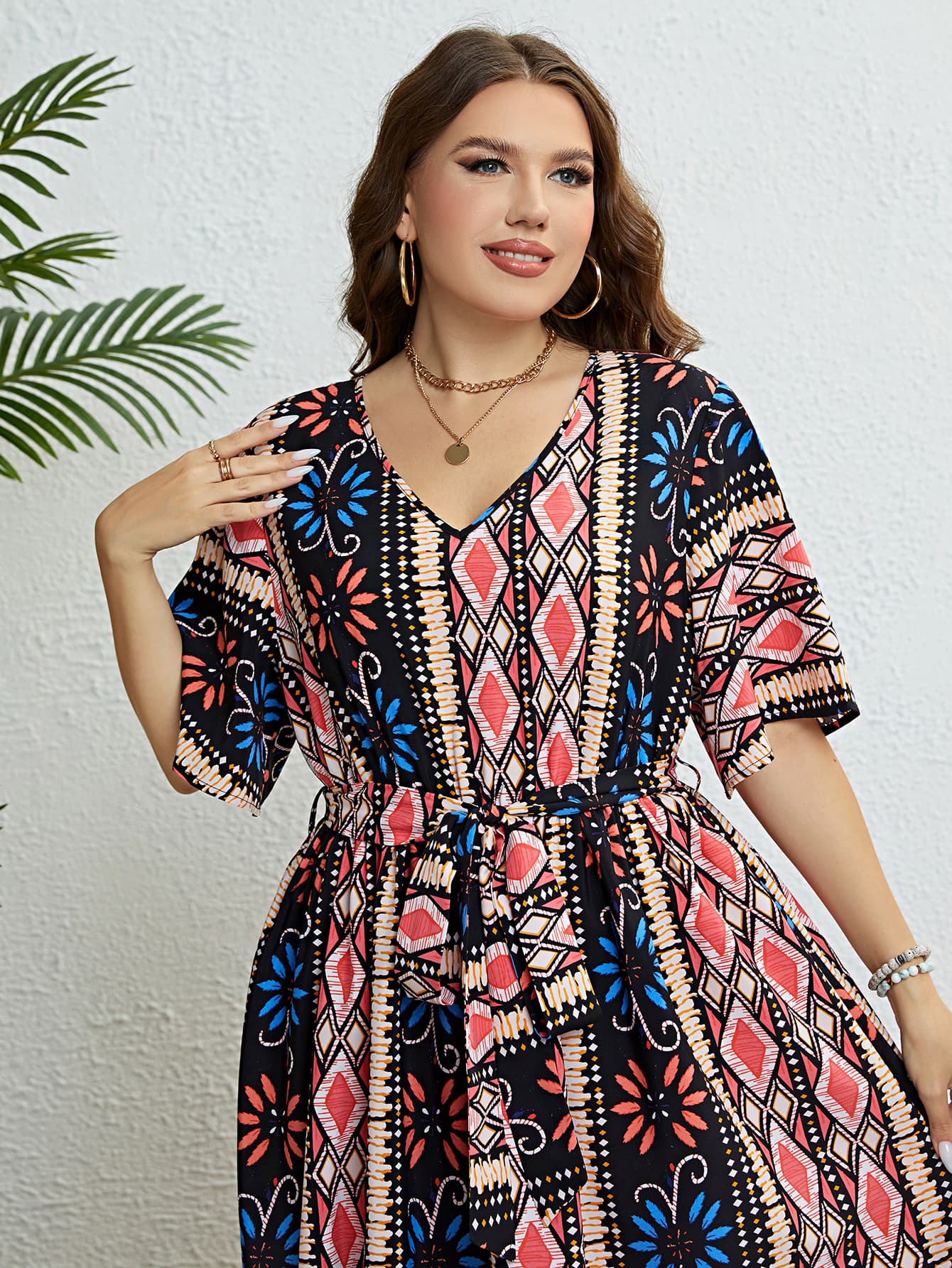 Vestido midi bohemio con escote en V y cinturón anudado en talla grande de Honey