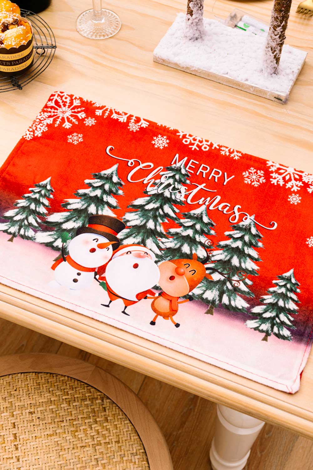 4 - Pack Christmas Placemats - Runway Regalia