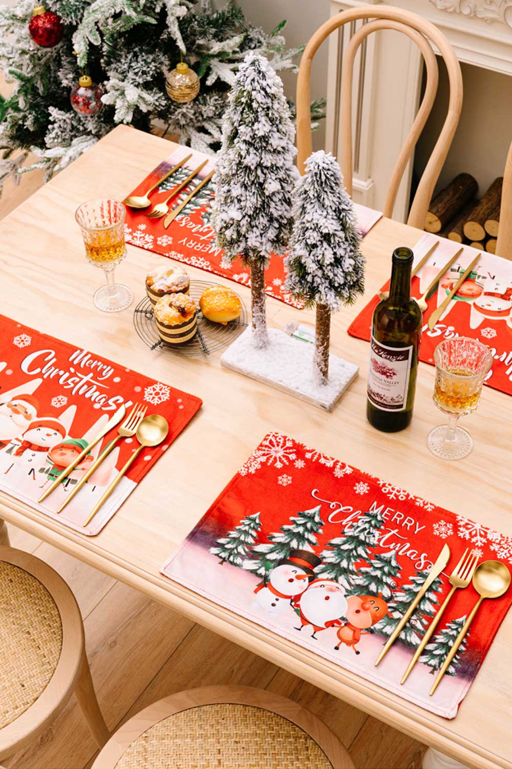 4 - Pack Christmas Placemats - Runway Regalia