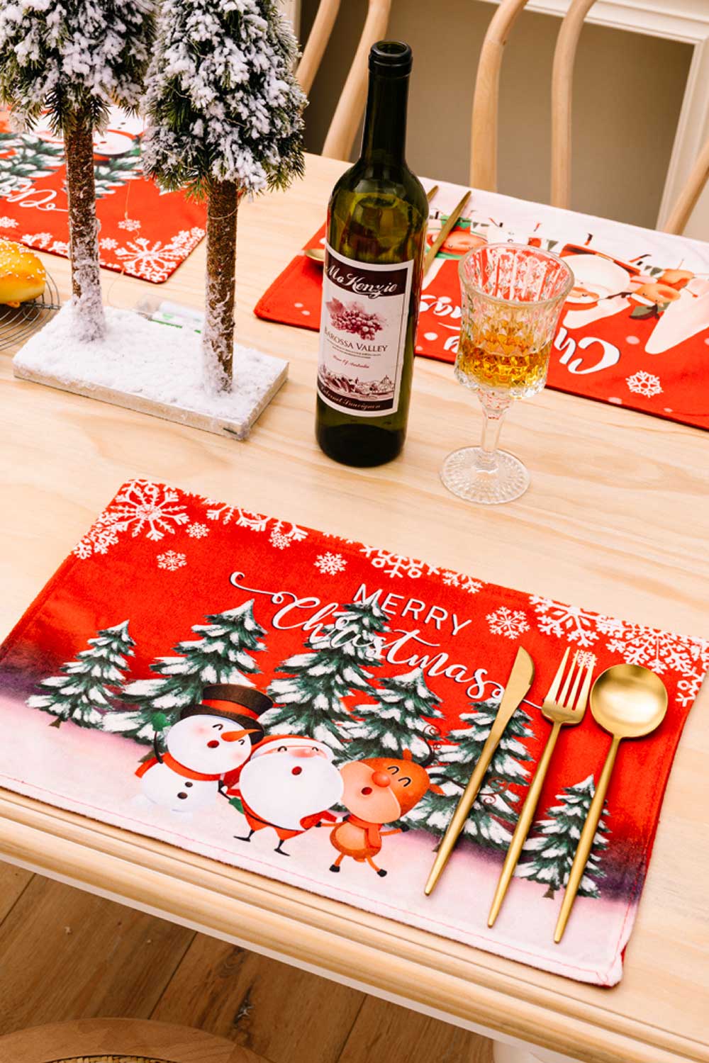 4 - Pack Christmas Placemats - Runway Regalia