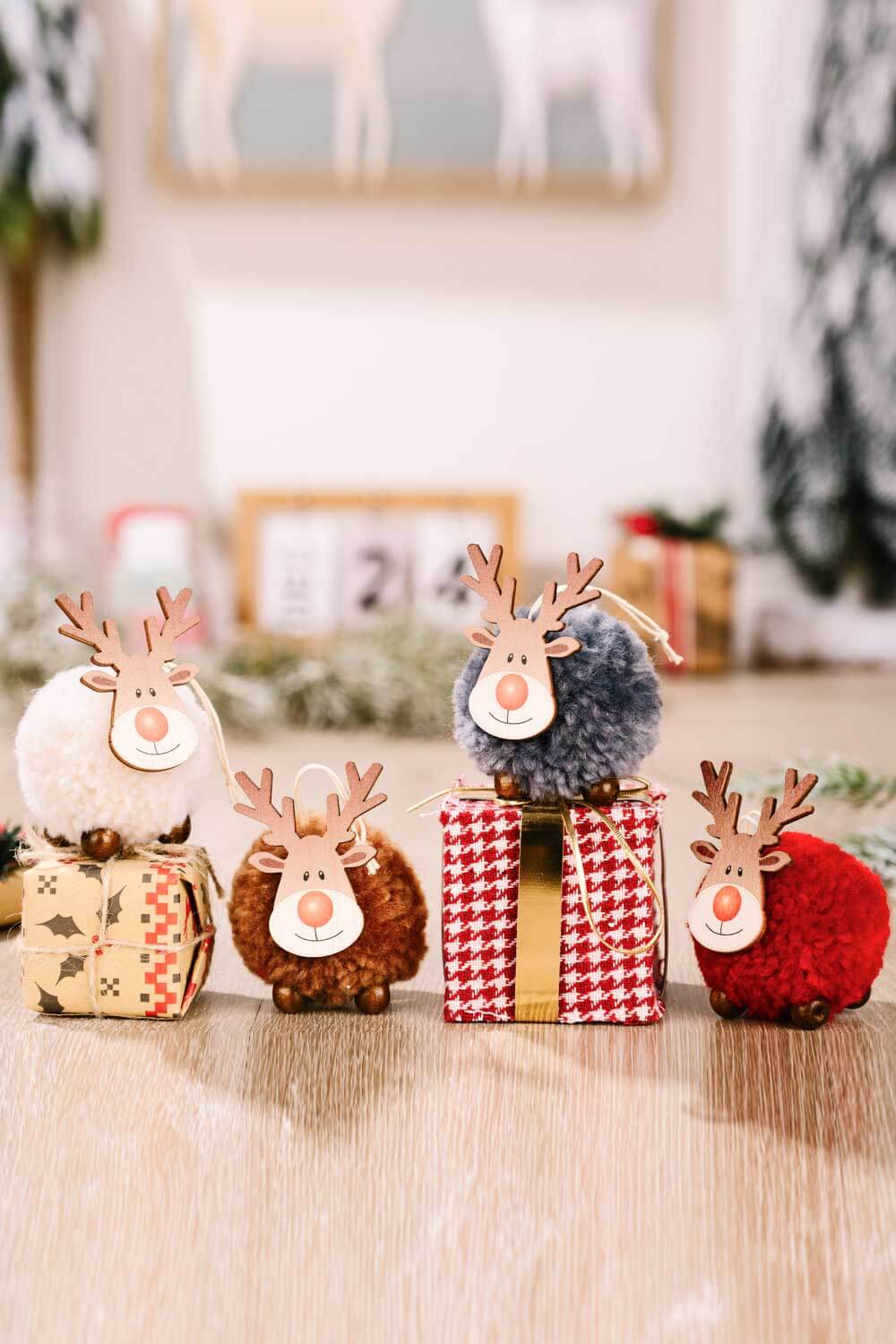 4 - Pack Christmas Sherpa Reindeer Hanging Widgets - Runway Regalia