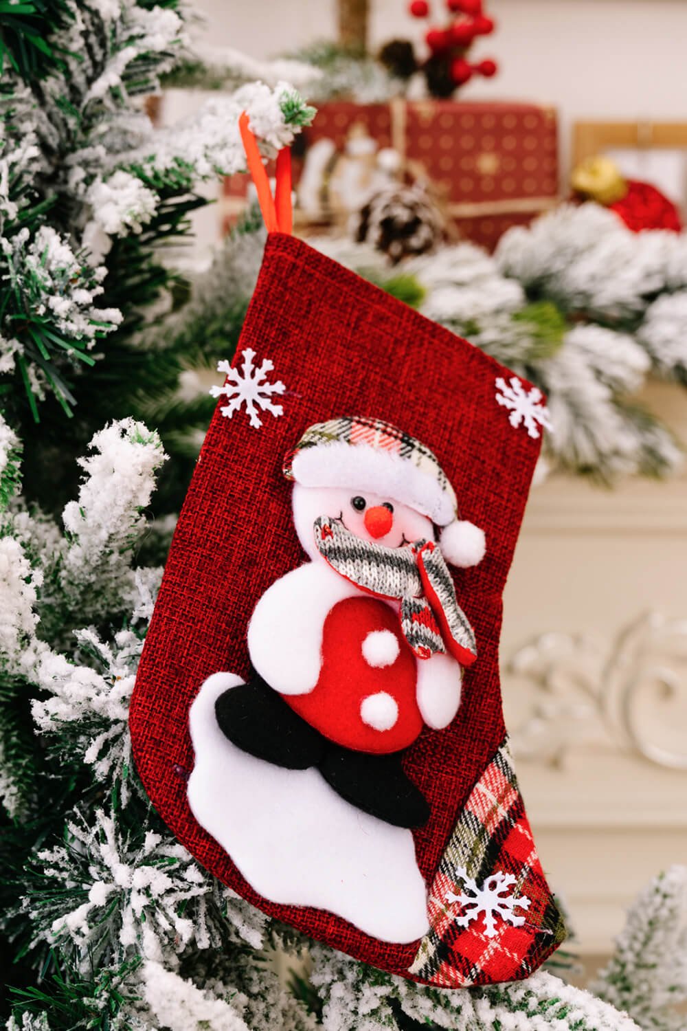 4 - Pack Snowflake Christmas Stocking Hanging Widgets - Runway Regalia