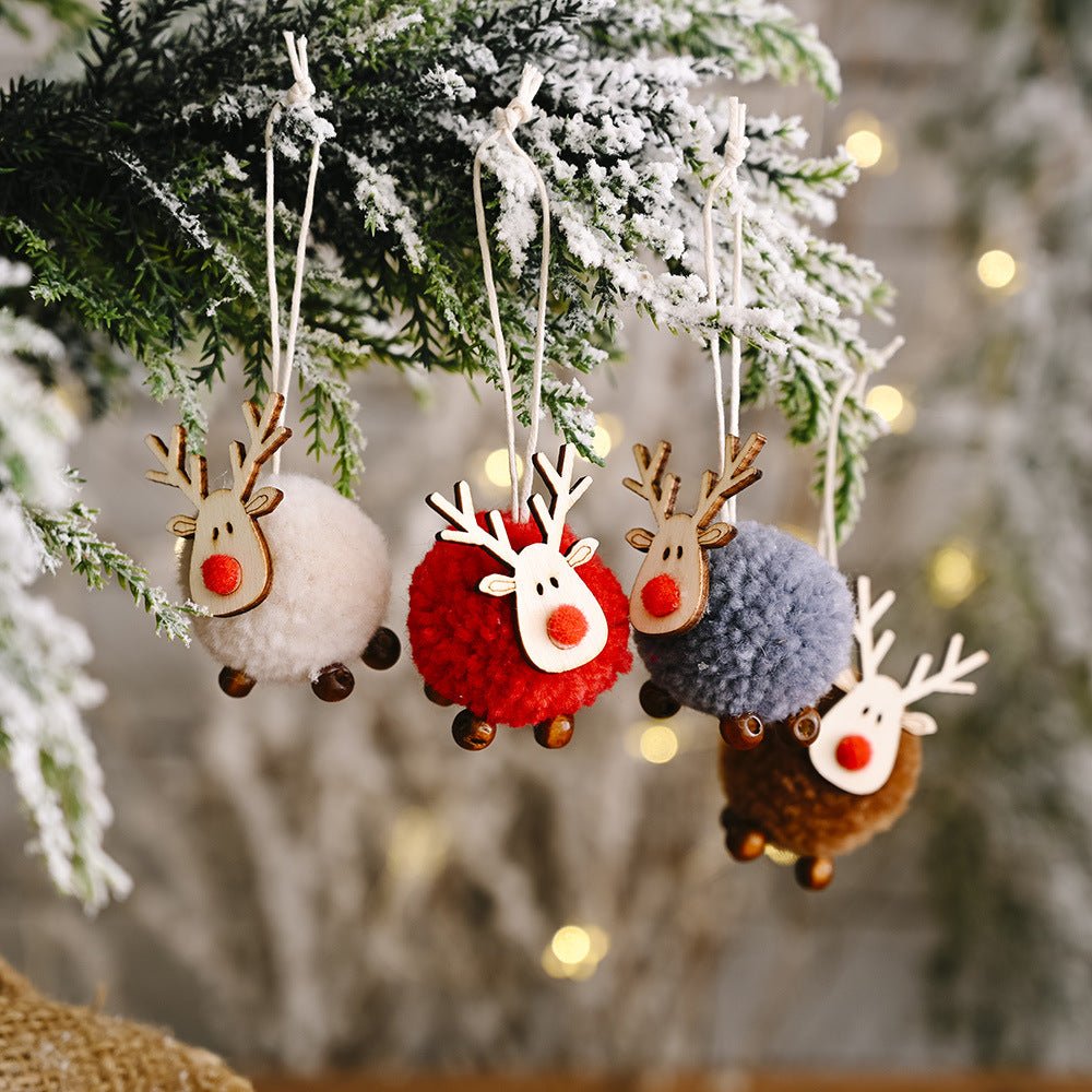 4 - Piece Reindeer Hanging Widgets - Runway Regalia