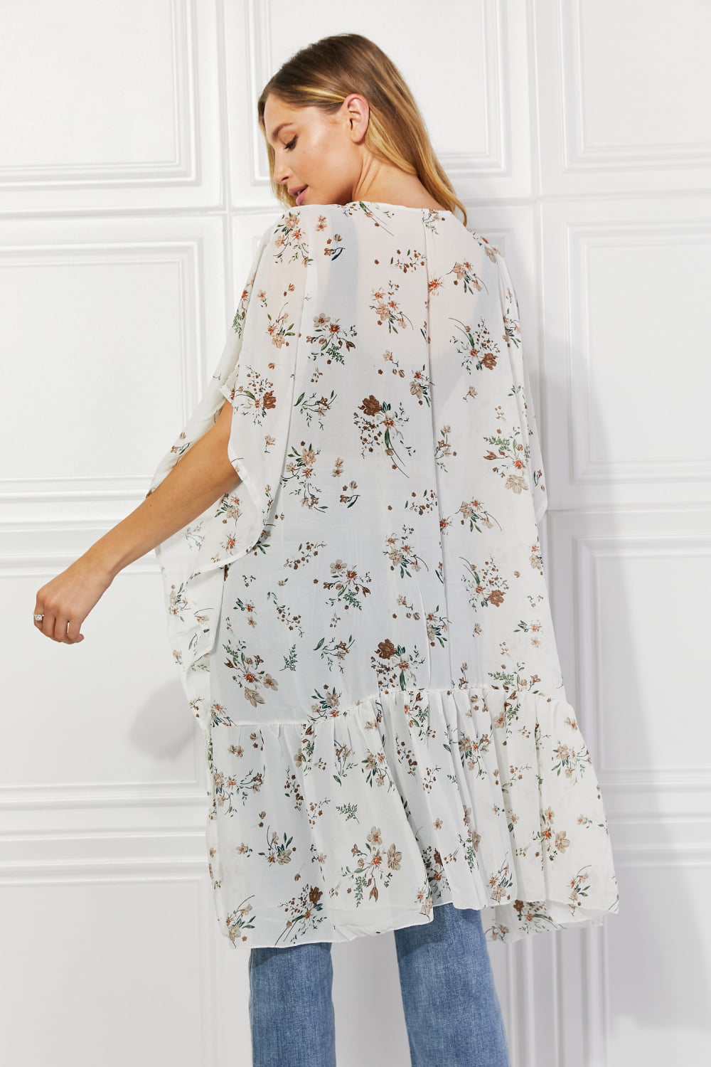 Justin Taylor Meadow of Daisies Floral Kimono