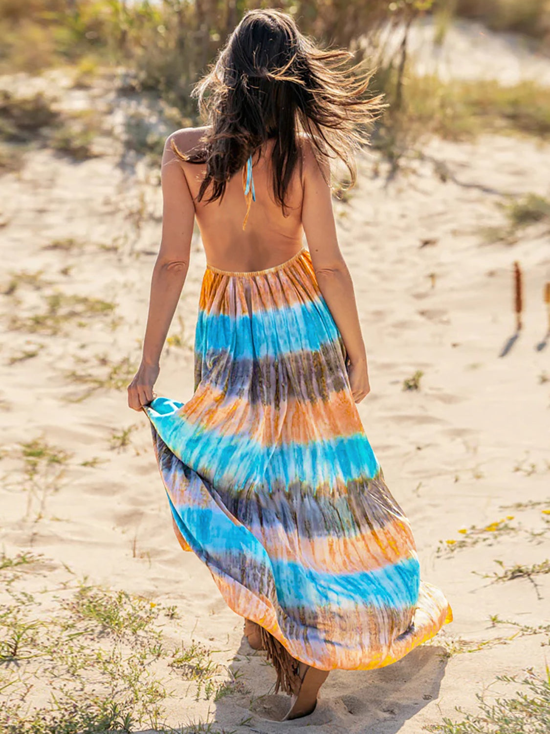 Vestido con cuello halter y efecto tie-dye