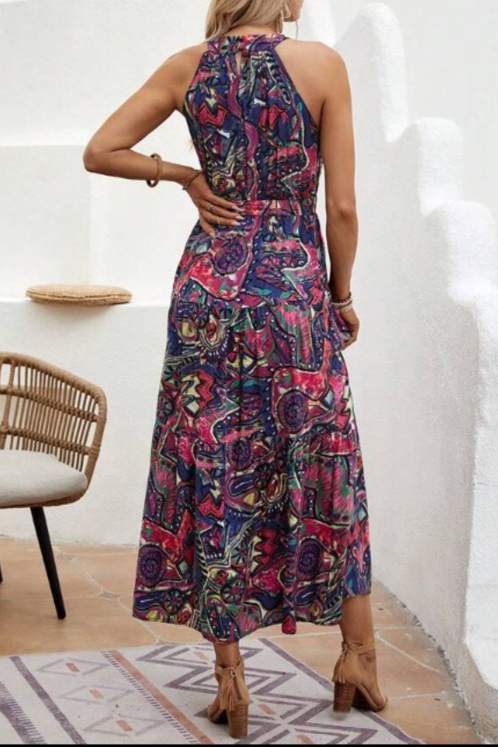 Vestido sin mangas con estampado floral anudado