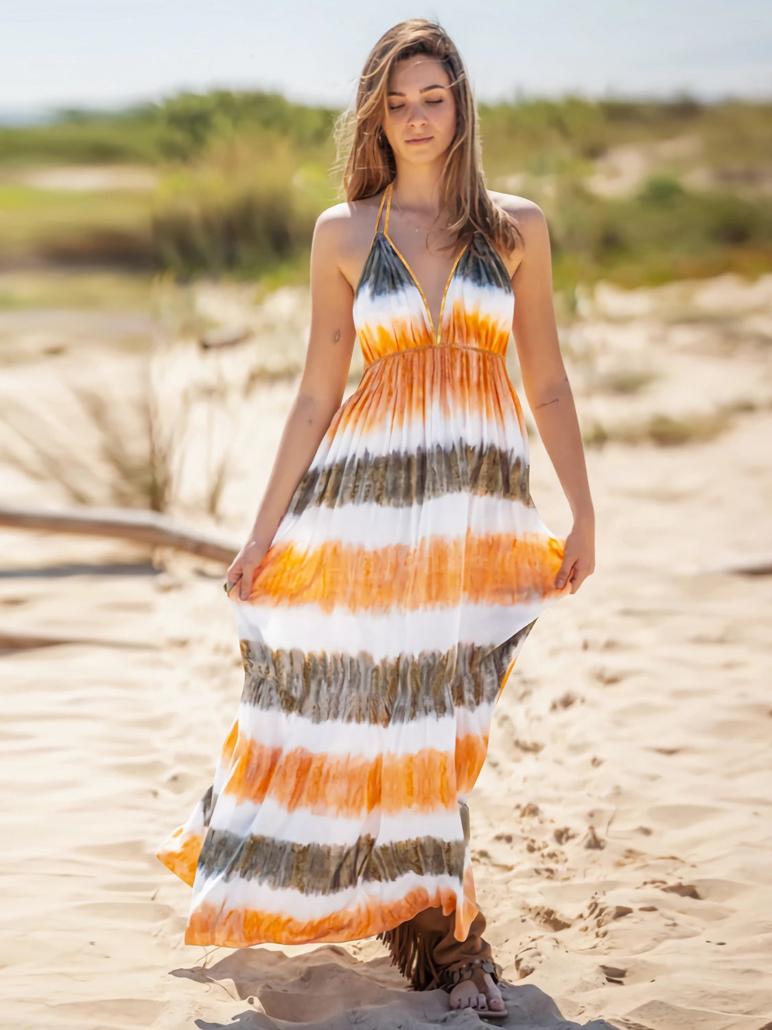 Vestido con cuello halter y efecto tie-dye