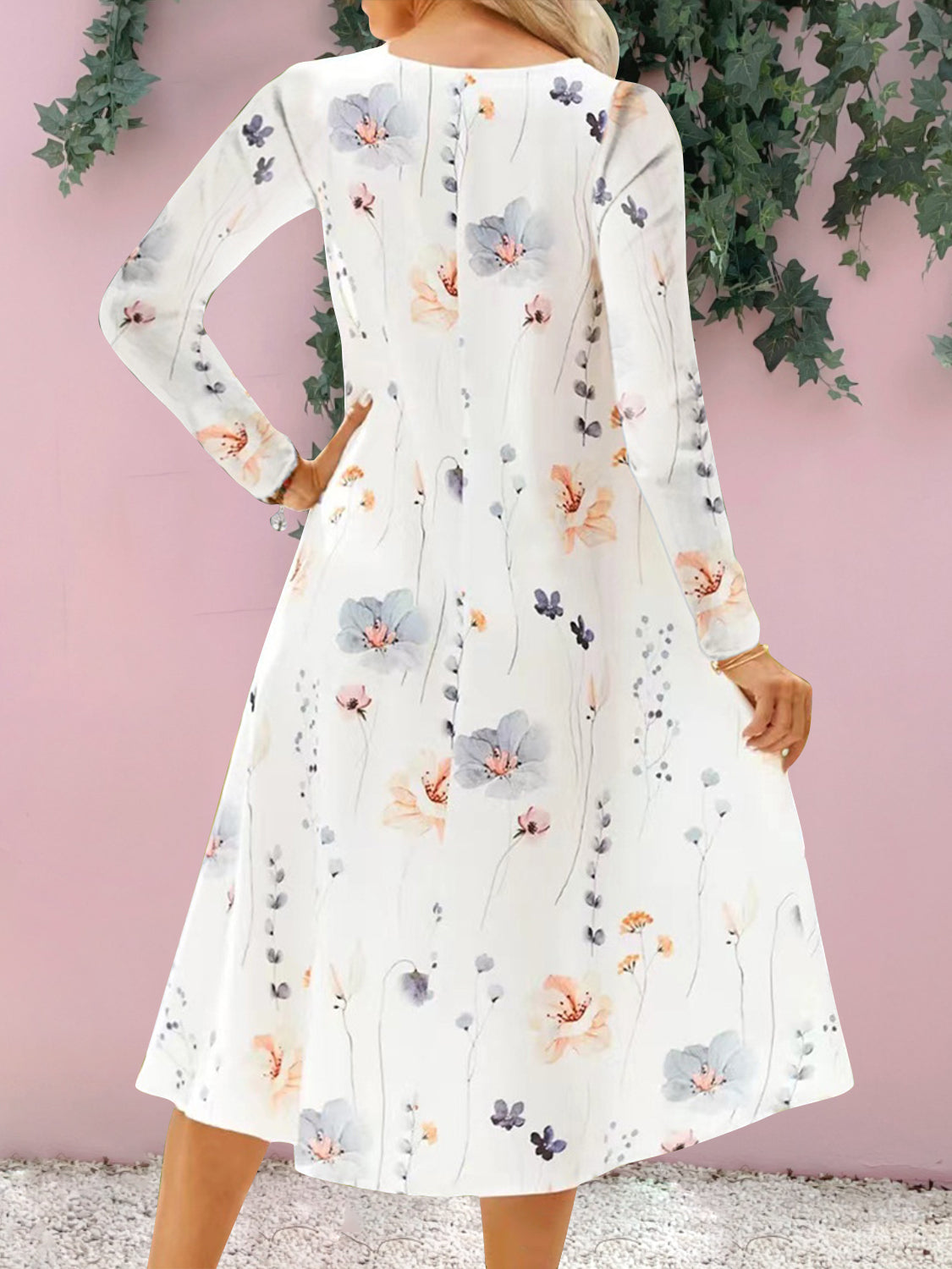 Vestido midi de manga larga con muescas y estampado floral