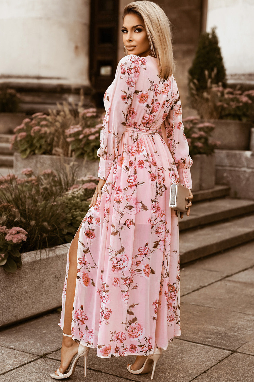 Vestido largo con abertura y mangas estilo obispo, cinturón con lazo floral