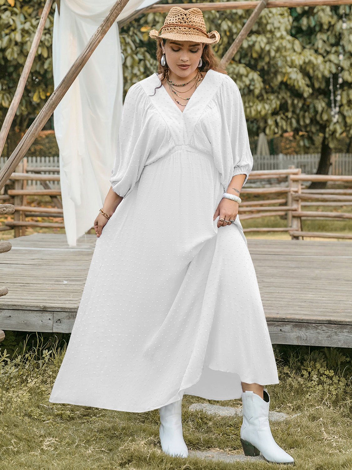 Vestido de manga tres cuartos con escote en V y lunares suizos en talla grande