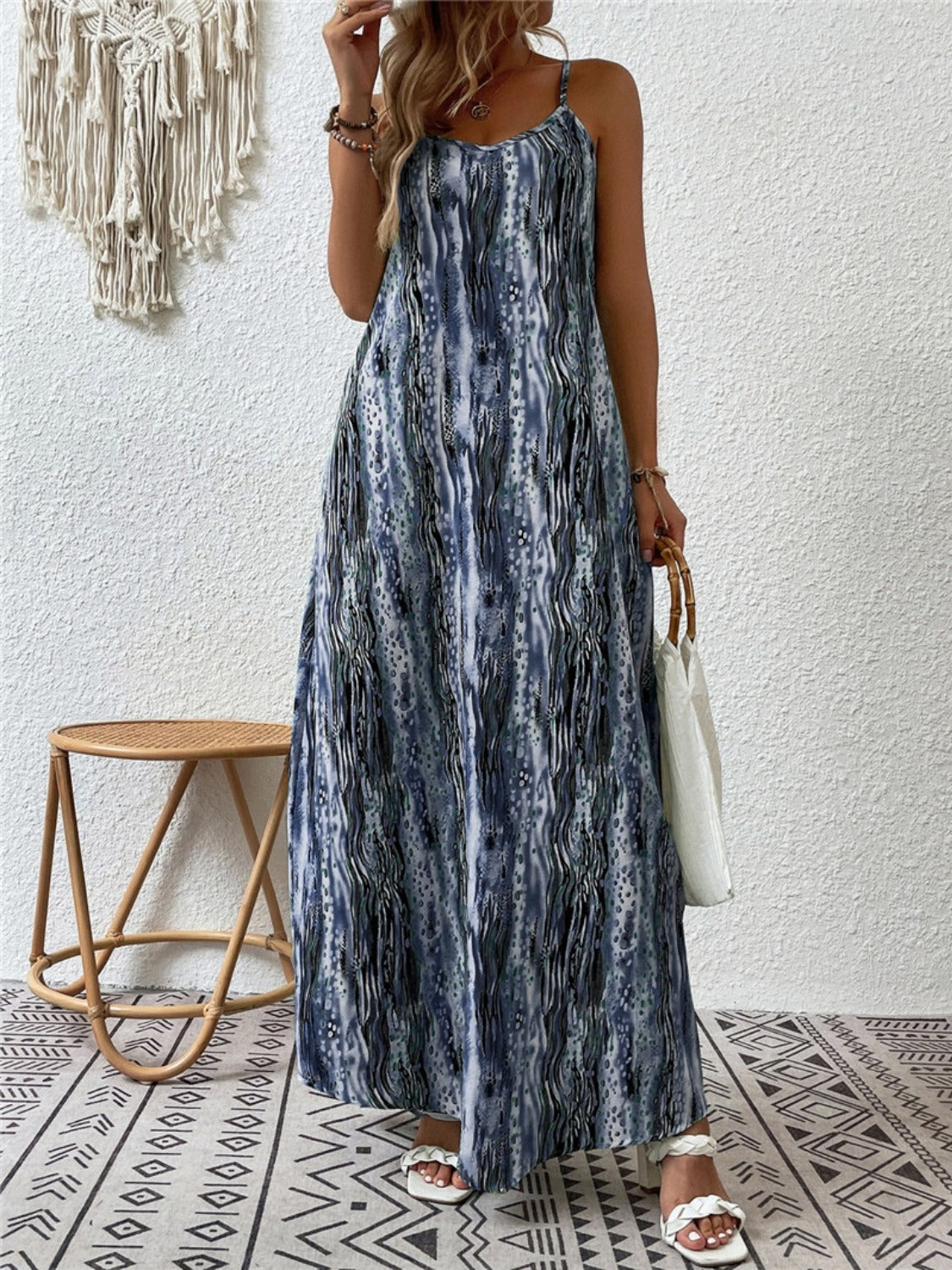 Vestido camisero largo con escote redondo y estampado de talla grande