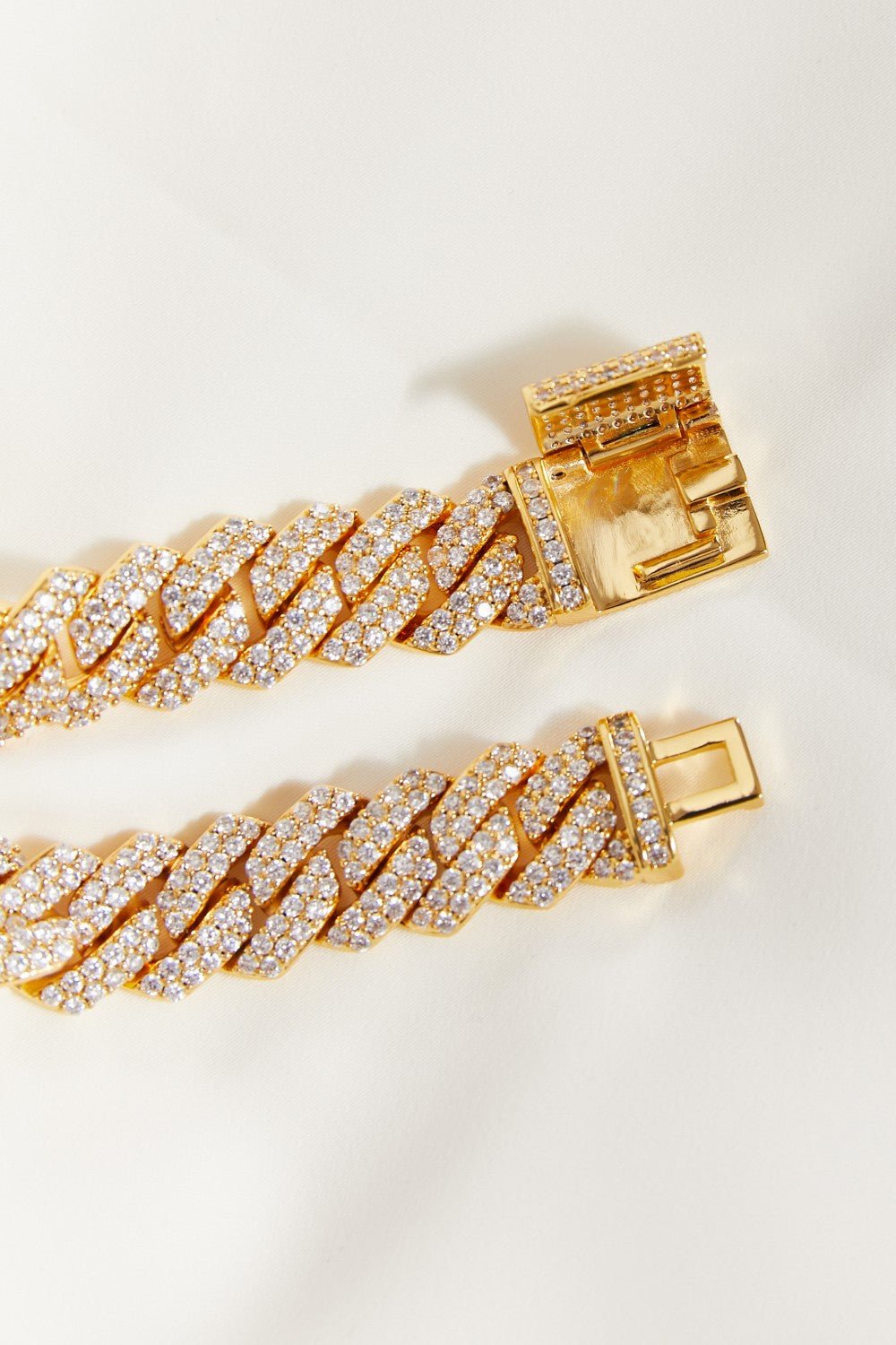 Alloy Inlaid Zircon Bracelet - Runway Regalia