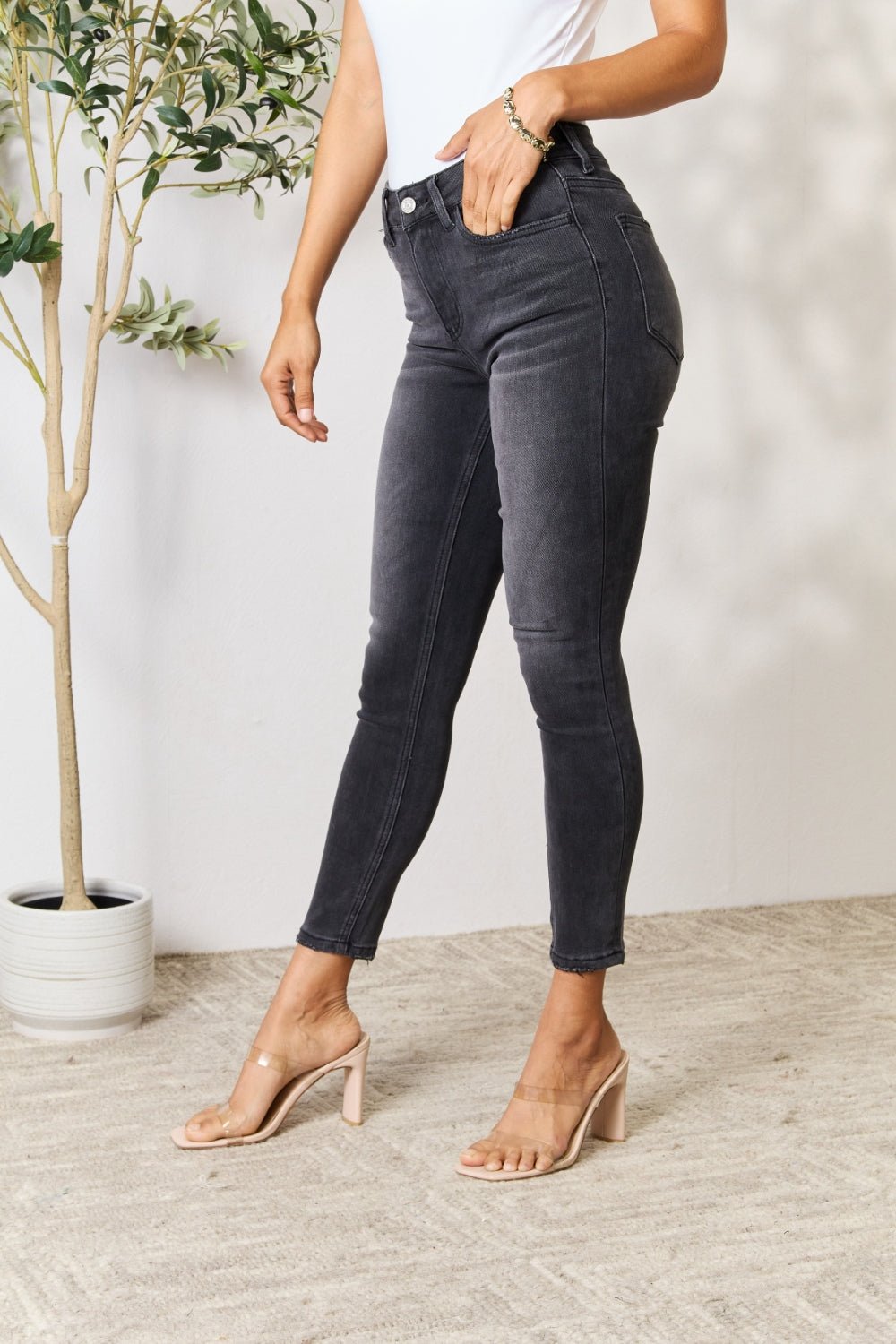 BAYEAS Cropped Skinny Jeans - Runway Regalia