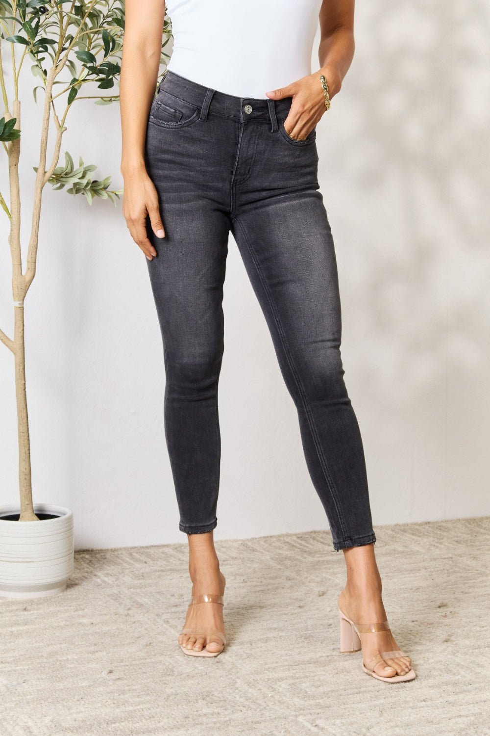 BAYEAS Cropped Skinny Jeans - Runway Regalia