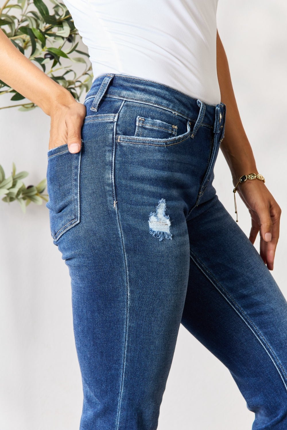 BAYEAS Distressed Cropped Jeans - Runway Regalia