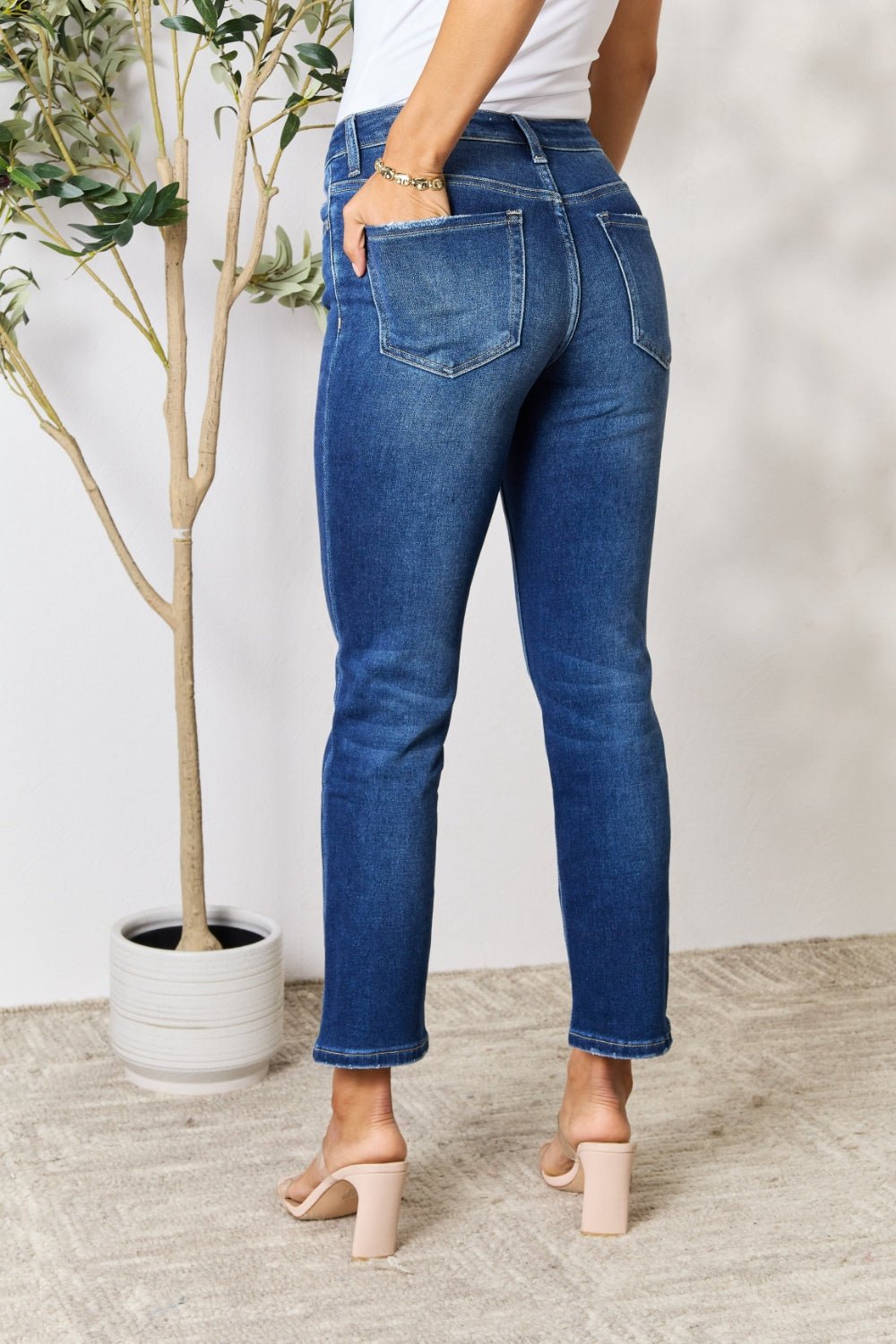 BAYEAS Distressed Cropped Jeans - Runway Regalia