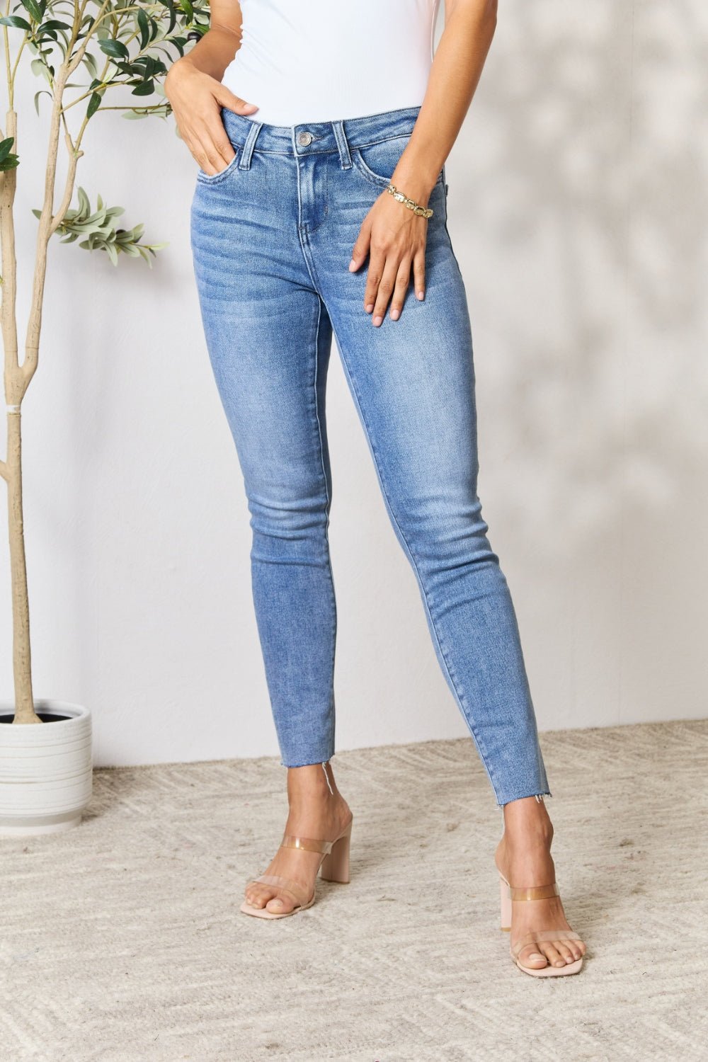 BAYEAS Raw Hem Skinny Jeans - Runway Regalia