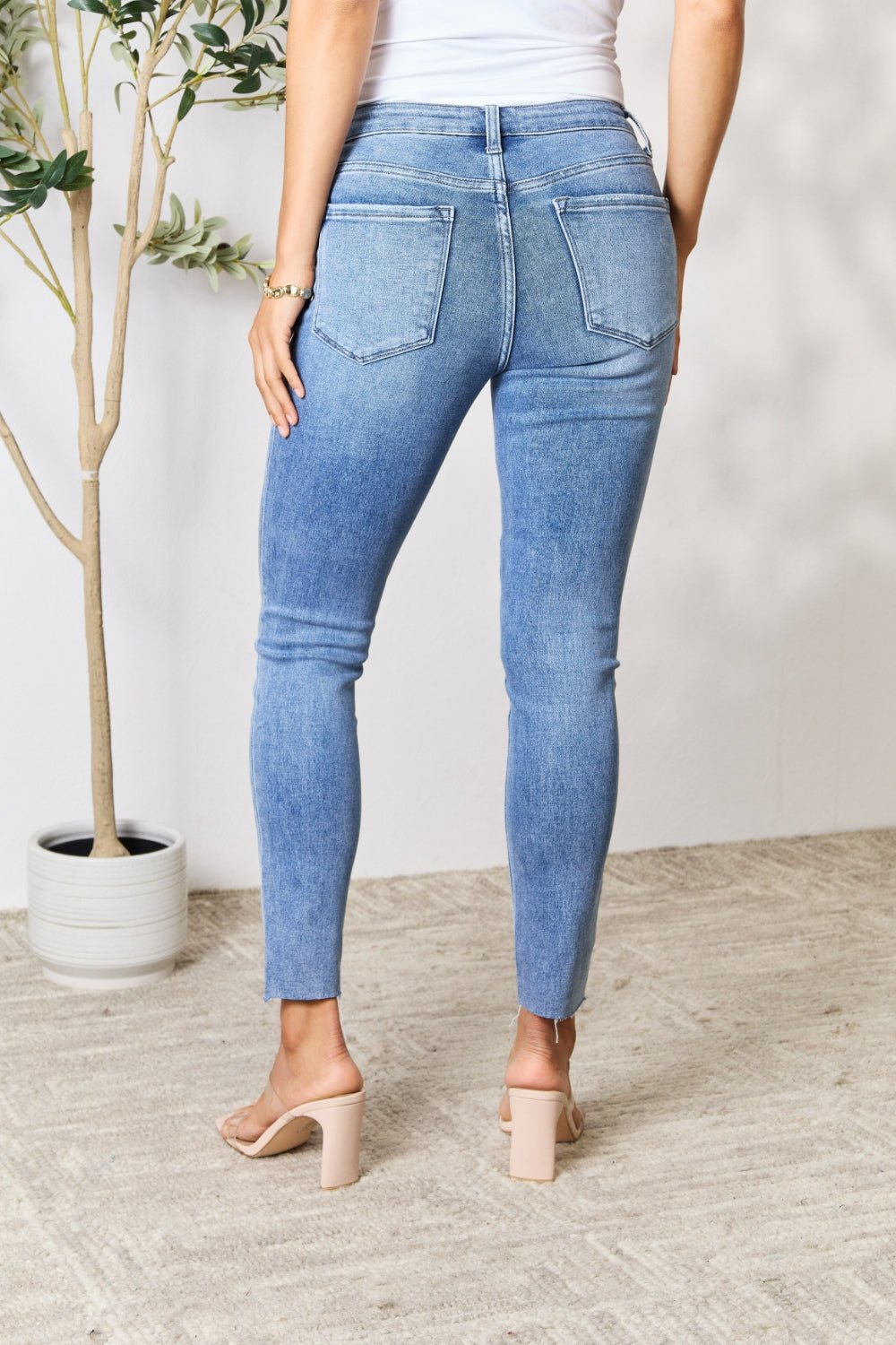 BAYEAS Raw Hem Skinny Jeans - Runway Regalia