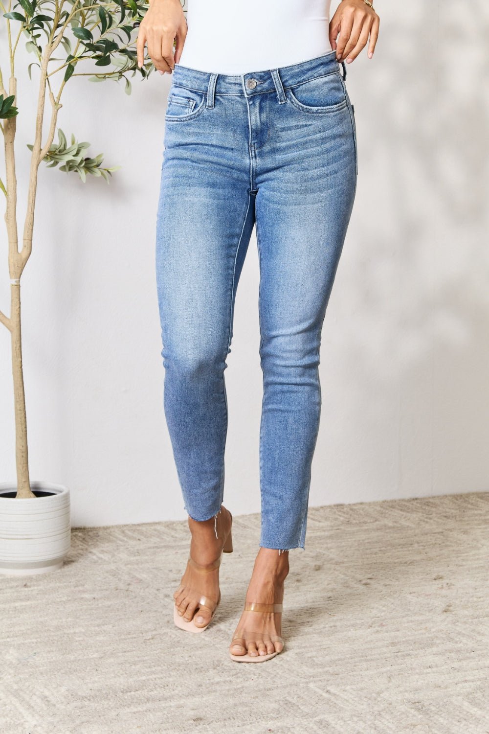 BAYEAS Raw Hem Skinny Jeans - Runway Regalia