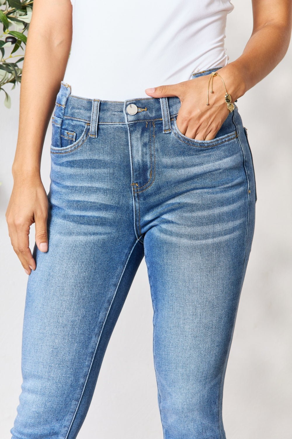 BAYEAS Skinny Cropped Jeans - Runway Regalia