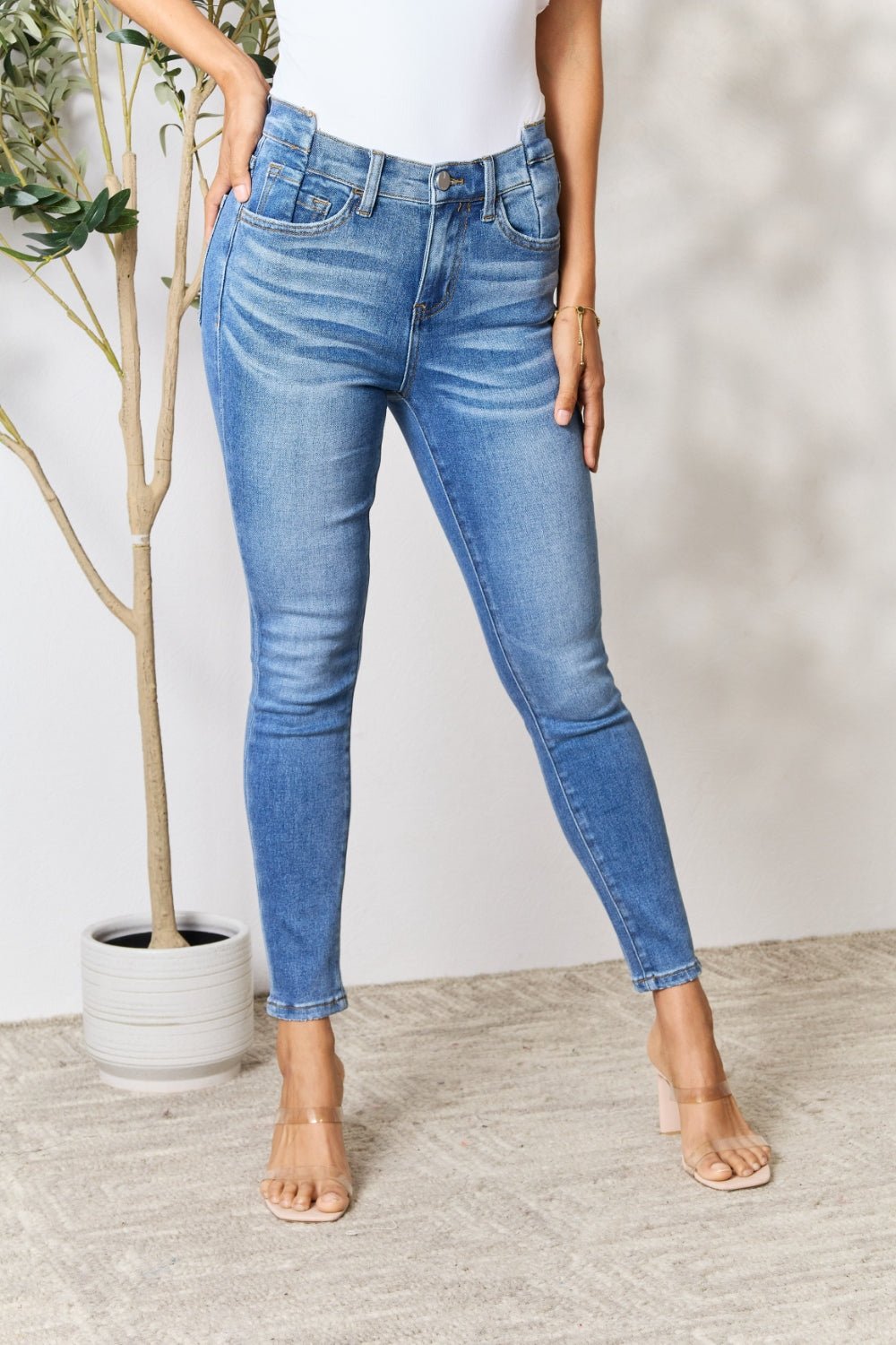 BAYEAS Skinny Cropped Jeans - Runway Regalia