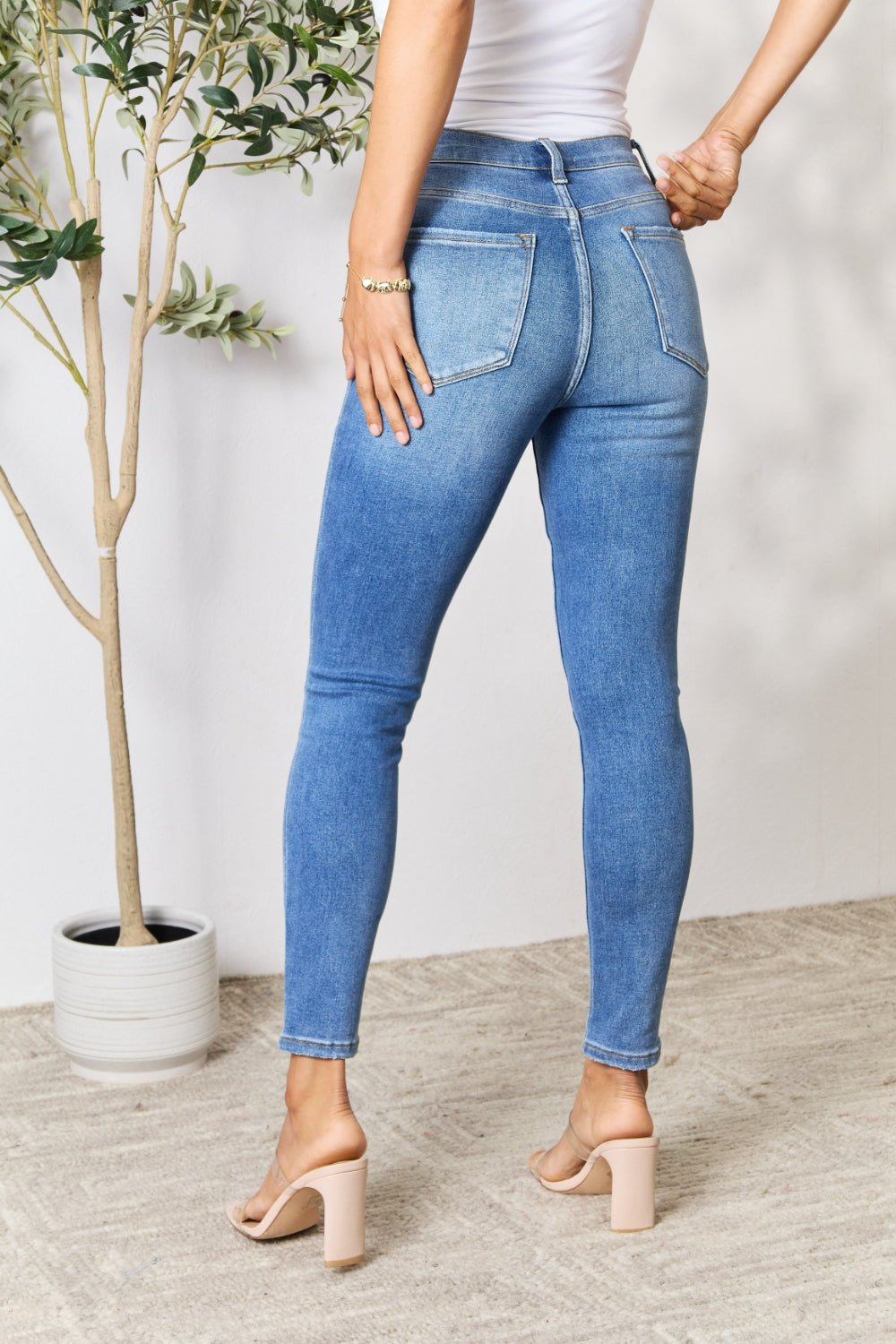 BAYEAS Skinny Cropped Jeans - Runway Regalia