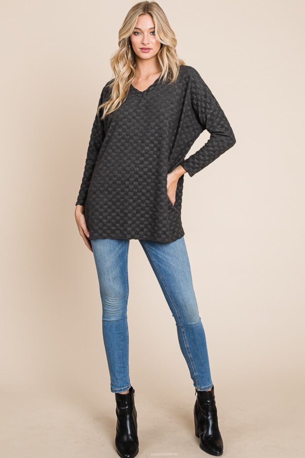 BOMBOM Checkered Long Sleeve V - Neck T-Shirt - Runway Regalia