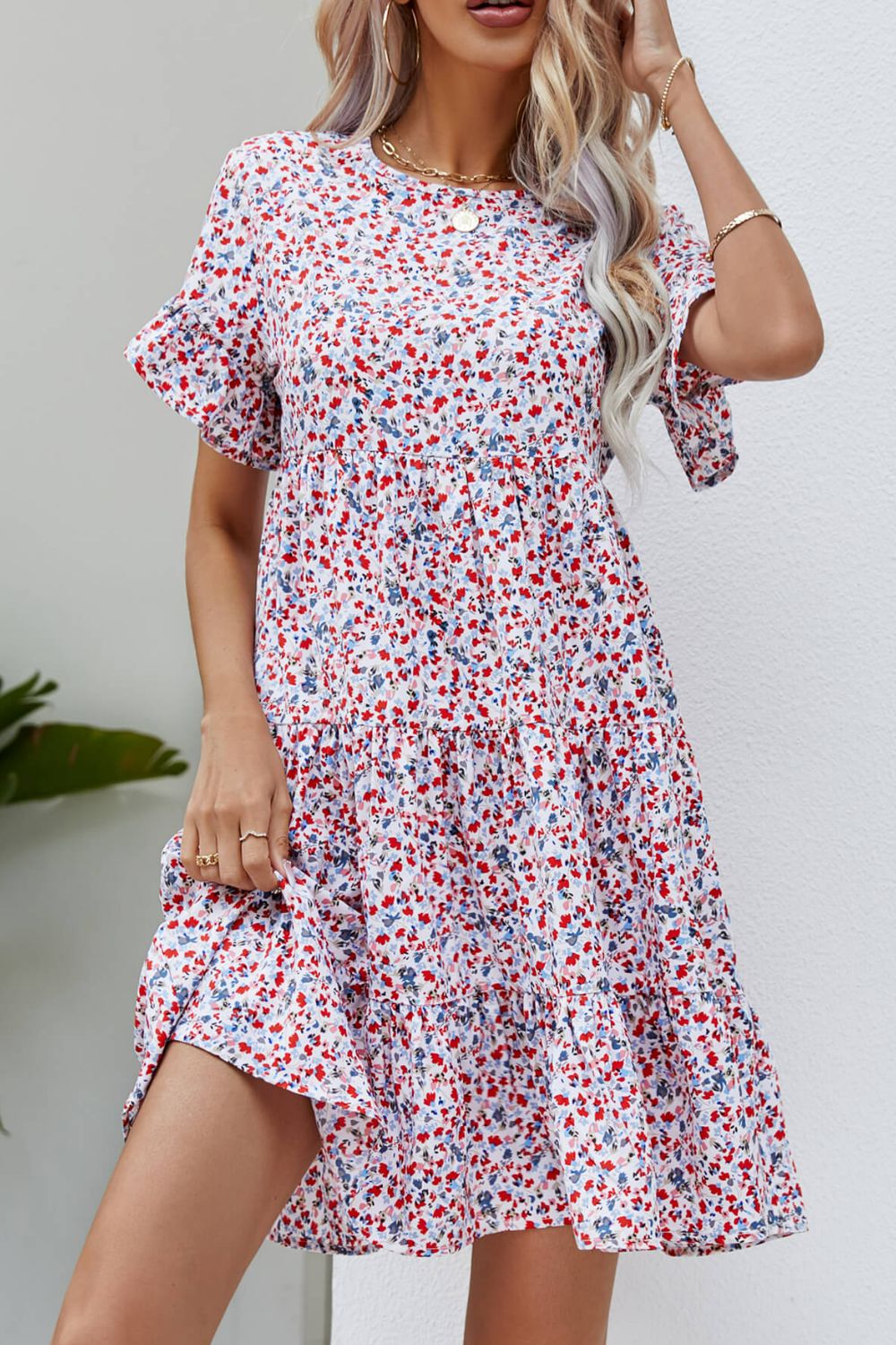 Vestido con volantes y mangas con estampado floral ditsy